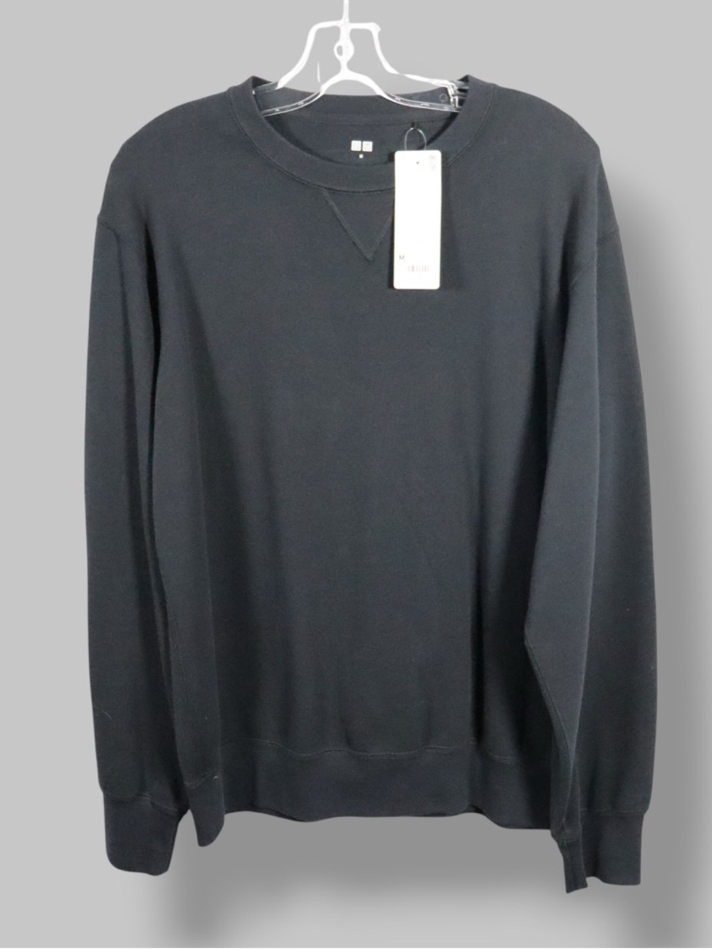 Uniqlo Black Crewneck Sweatshirt Men’s Medium NWT Minimalist Pullover